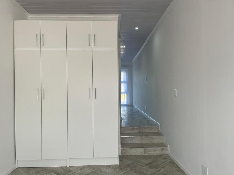 To Let 1 Bedroom Property for Rent in Plumstead Western Cape